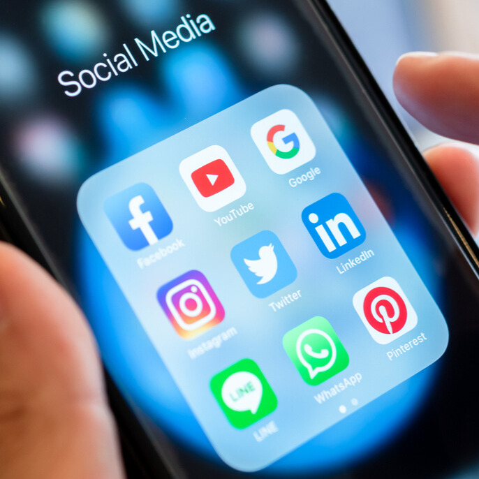 social media agentur handy mit social media apps